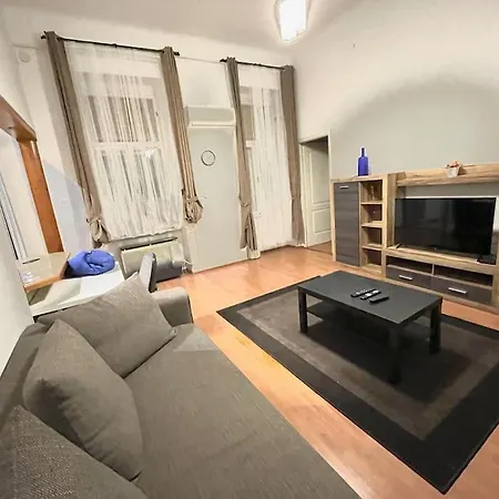 Csengery Appartement *